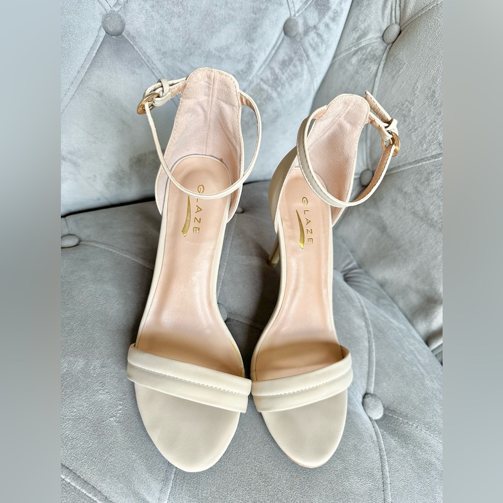Sandals - Picture 2 of 6